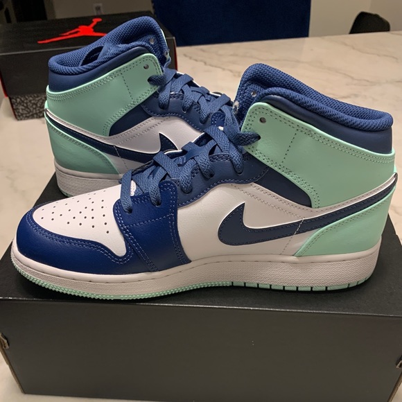 Jordan 1 Mid - Picture 2 of 6